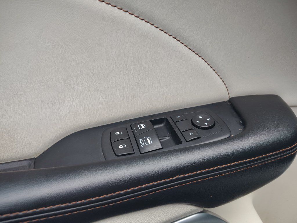 Used 2016 Dodge Challenger SXT Plus RWD image 7