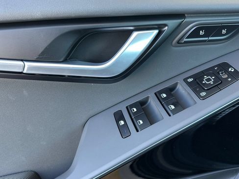 New 2026 Kia Niro Wave FWD image 11