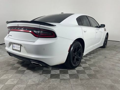 Used 2022 Dodge Charger SXT RWD image 9