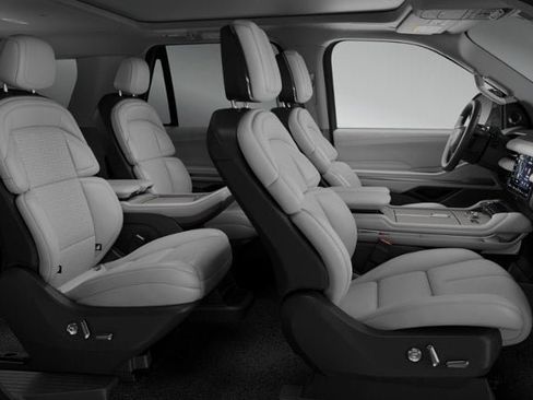 New 2026 Lincoln Navigator Reserve AWD/4WD image 5