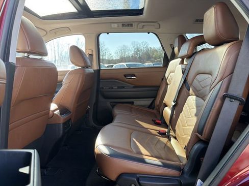 Used 2023 Nissan Pathfinder Platinum w/ Cargo Package image 12