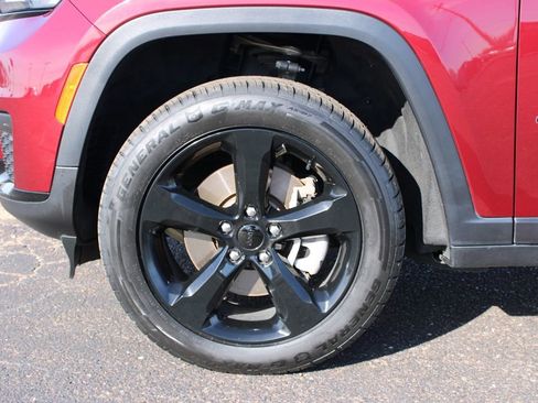 Used 2023 Jeep Grand Cherokee L Laredo image 18