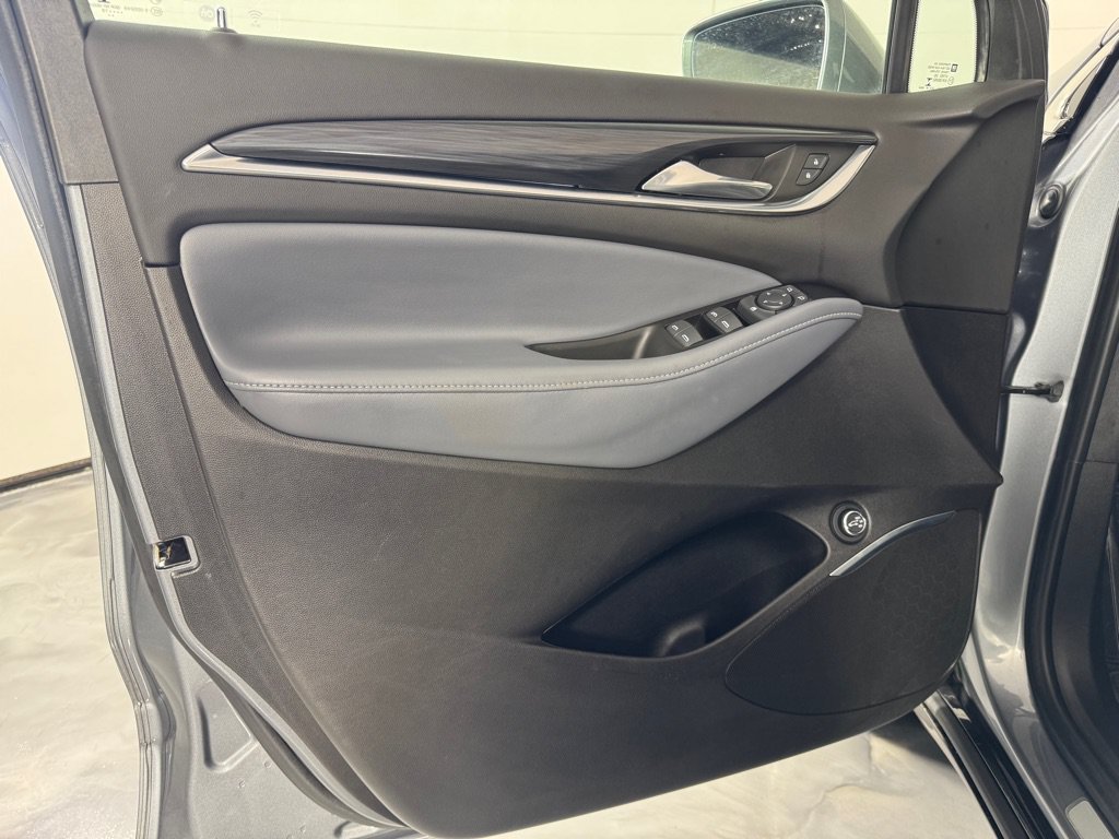 Used 2019 Buick Enclave Essence AWD/4WD image 11