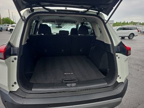 Used 2023 Nissan Rogue S FWD image 20