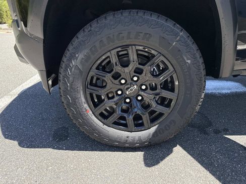 New 2026 Chevrolet Colorado Trail Boss AWD/4WD image 32