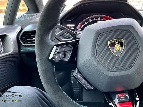 Used 2022 Lamborghini Huracan STO image 17