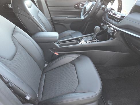 New 2026 Jeep Compass Latitude image 10