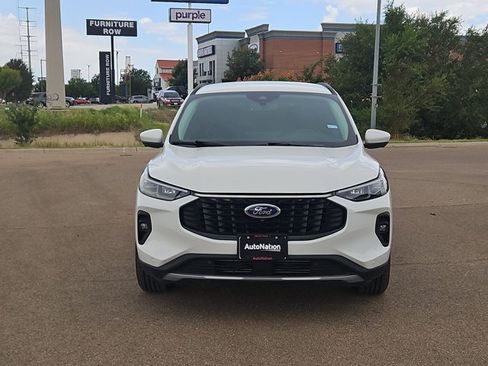 Used 2024 Ford Escape Platinum AWD/4WD image 2