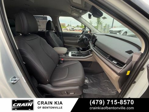 New 2026 Kia Carnival EX FWD image 34