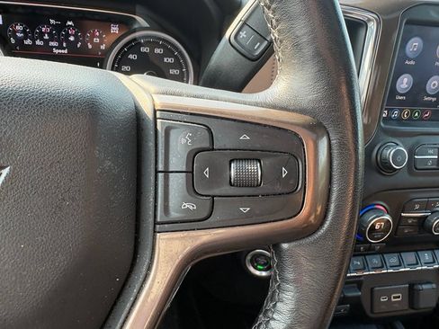 Used 2021 Chevrolet Silverado 1500 High Country w/ Technology Package AWD/4WD image 16