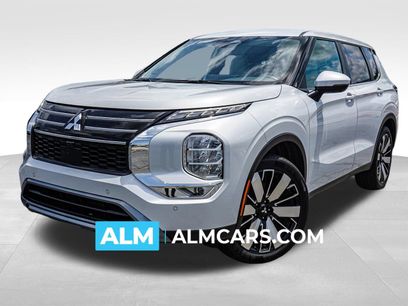 Used 2025 Mitsubishi Outlander SE
