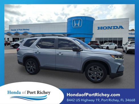 Certified 2025 Honda Pilot Sport image 1