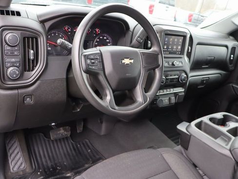 Used 2023 Chevrolet Silverado 1500 Custom image 5