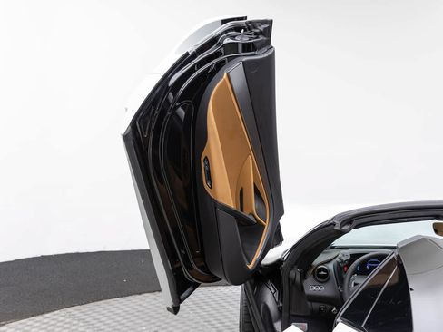 New 2027 McLaren 750S Spider RWD image 21