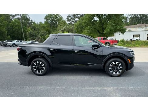 New 2025 Hyundai Santa Cruz SE image 9