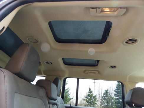 Used 2018 Ford Flex SEL FWD image 20