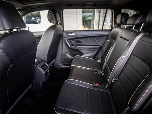 Used 2022 Volkswagen Tiguan SEL R-Line AWD/4WD image 25