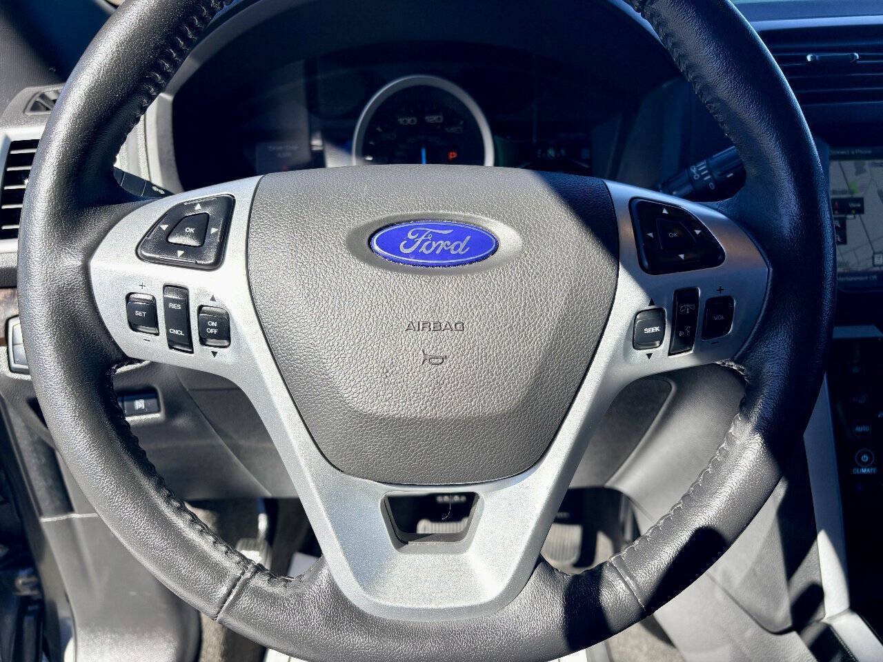 Used 2015 Ford Explorer Limited w/ Equipment Group 302A AWD/4WD image 17
