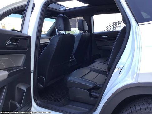 Used 2023 Volkswagen Atlas Cross Sport SEL AWD/4WD image 9