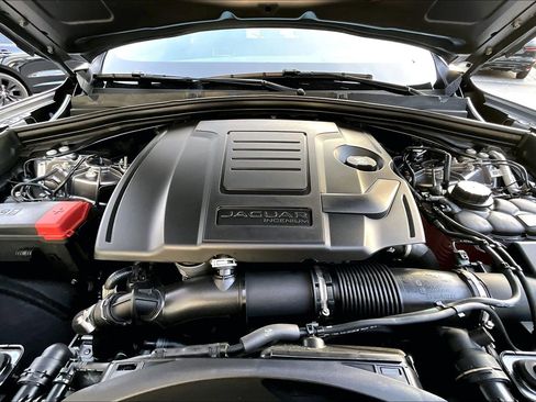 Used 2026 Jaguar F-PACE R-Dynamic S image 10