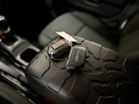 Used 2020 Jeep Wrangler Unlimited Sport AWD/4WD image 22