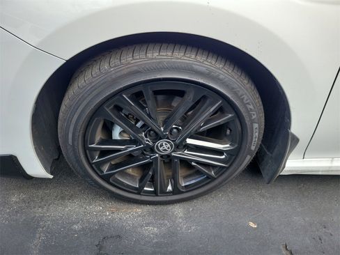 Used 2025 Toyota Camry SE image 5