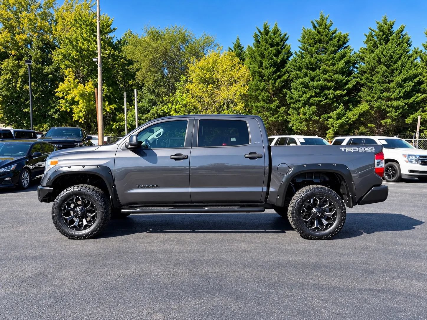 Used 2014 Toyota Tundra SR5 w/ TRD Off Road Package AWD/4WD image 5