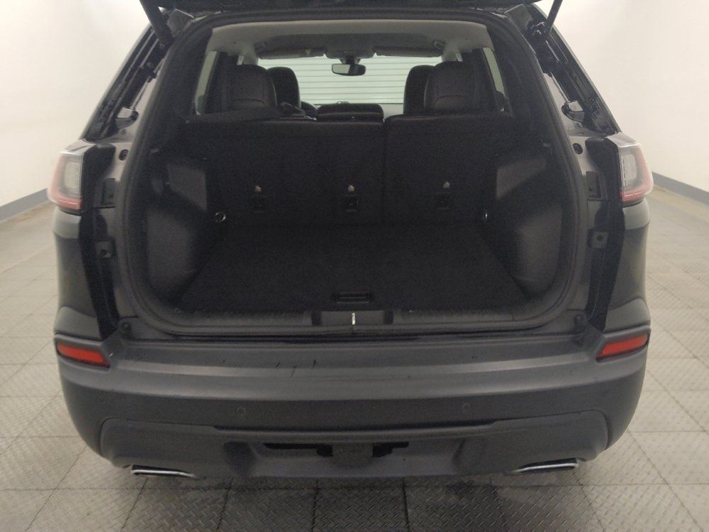 Used 2019 Jeep Cherokee Latitude Plus FWD image 29