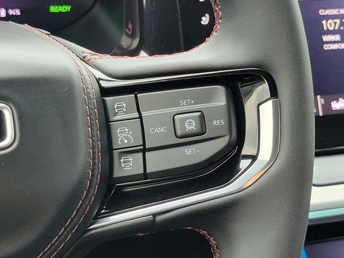 Used 2024 Jeep Wagoneer Launch Edition AWD/4WD image 13
