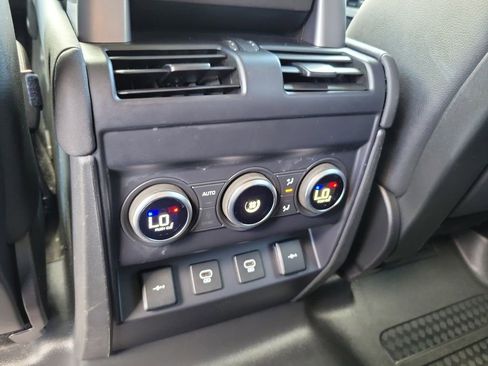 Used 2022 Land Rover Defender 110 SE image 13