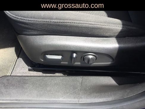 Used 2018 Chevrolet Malibu LT FWD image 21