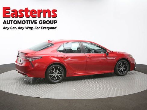 Used 2021 Toyota Camry SE w/ Cold Weather Package image 43