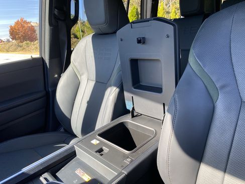 Used 2024 Lexus GX 550 image 37