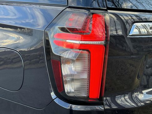 Used 2022 Chevrolet Tahoe LT w/ Luxury Package image 25