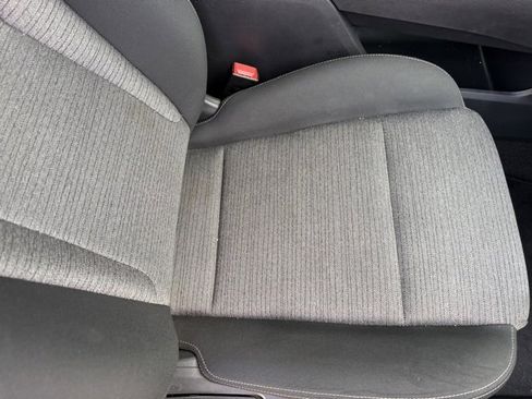 Certified 2022 Nissan Rogue SV image 28