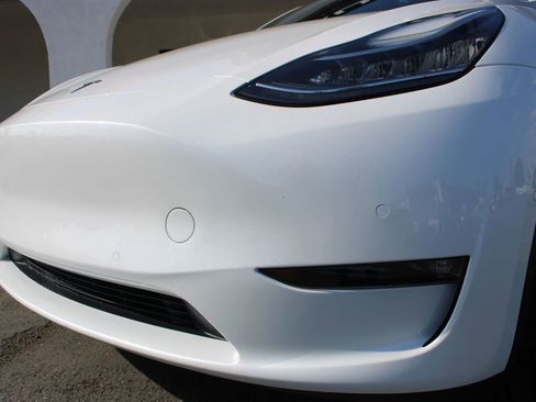 Used 2022 Tesla Model Y Long Range AWD/4WD image 4