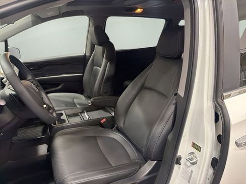 Used 2023 Honda Odyssey Touring image 4