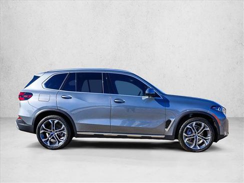 Used 2026 BMW X5 xDrive40i AWD/4WD image 4