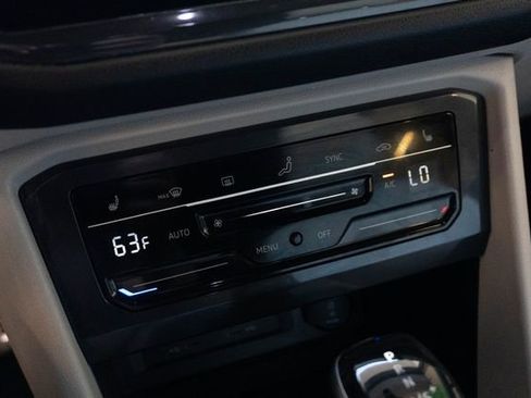 Used 2022 Volkswagen Tiguan SE R-Line image 25