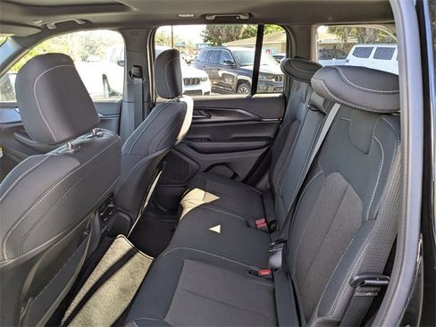 New 2025 Jeep Grand Cherokee Laredo X image 13