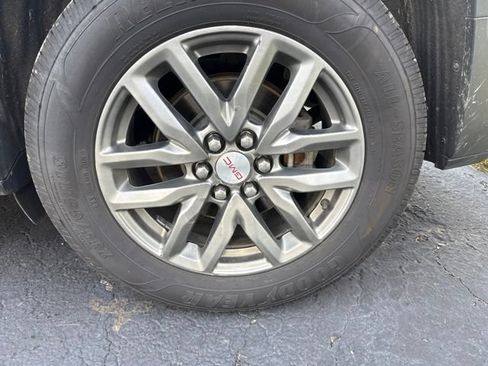 Used 2018 GMC Acadia SLT AWD/4WD image 8