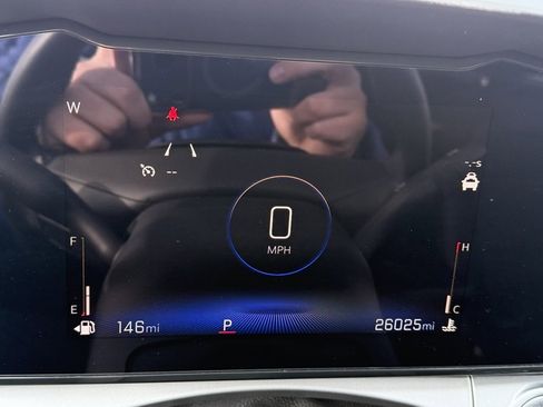 Used 2024 Chevrolet Trax LT w/ LT Convenience Package image 45