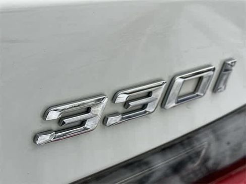 Used 2020 BMW 330i xDrive Sedan w/ Premium Package image 19