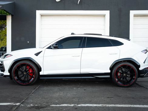 Used 2021 Lamborghini Urus AWD/4WD image 10