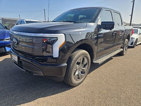 Used 2023 Ford F150 Lightning Lariat image 3