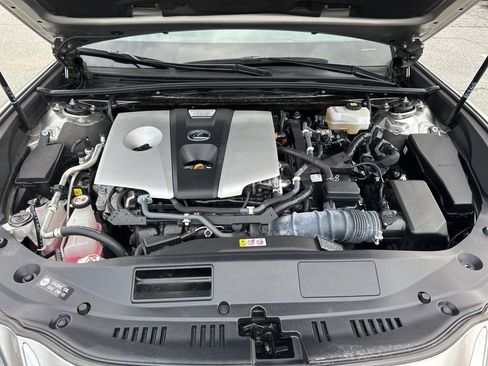 Used 2021 Lexus ES 300h w/ Premium Package image 34