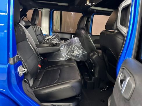 Used 2023 Jeep Wrangler Unlimited Sahara image 27