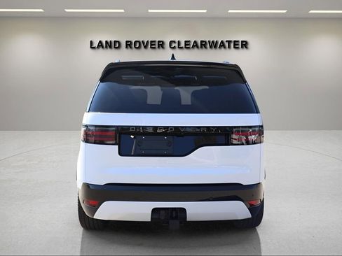 New 2026 Land Rover Discovery Dynamic SE image 4