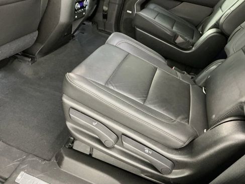 Used 2021 Chevrolet Tahoe LT w/ LT Signature Package image 10