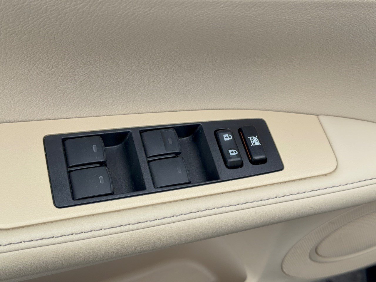 Used 2013 Lexus ES 300h w/ Luxury Pkg FWD image 15